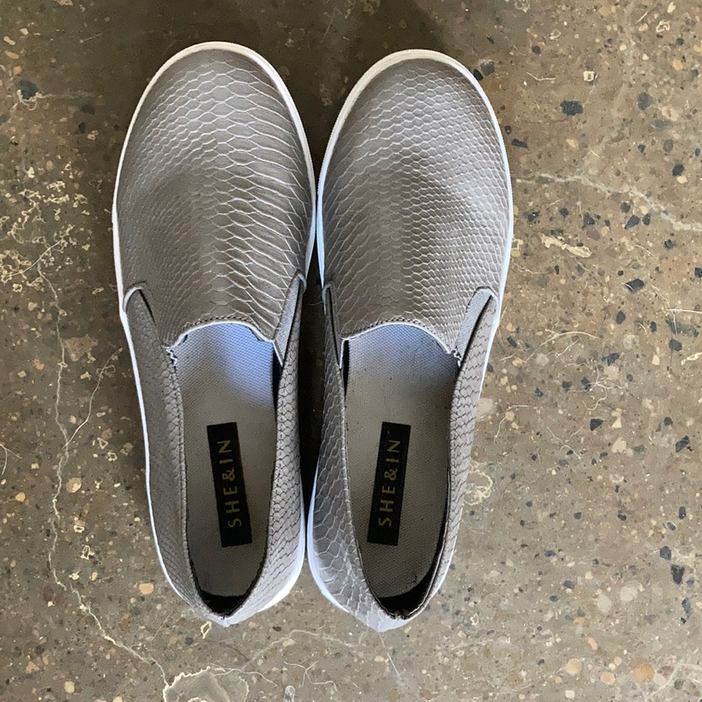 SHEIN Gray Faux Snake Skin Slide Ons